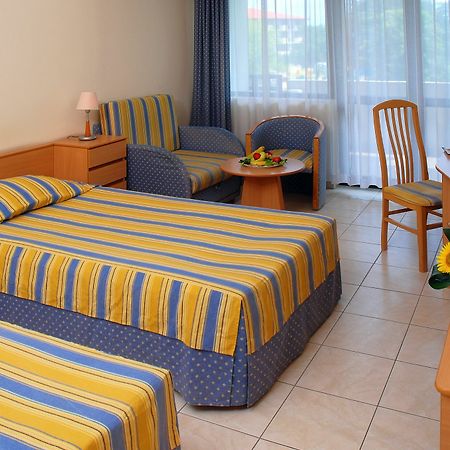 Hotel Lebed Varna Exteriér fotografie